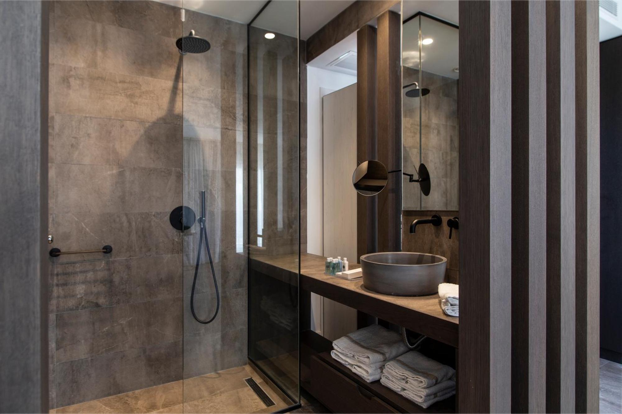 Suite Deluxe con Piscina in Comune